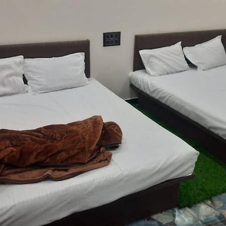 Golden Guest House Ujjain Buitenkant foto
