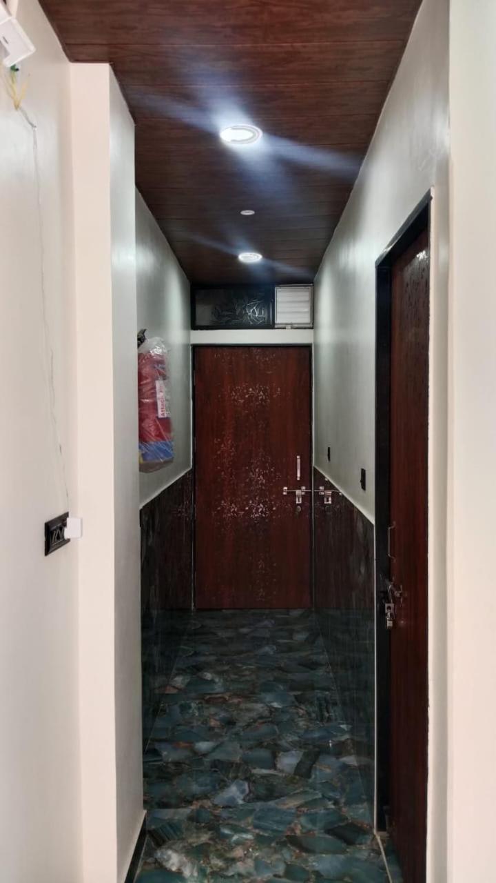 Golden Guest House Ujjain Buitenkant foto